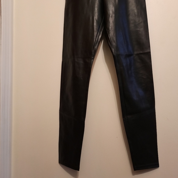 Aritzia Wilfred Free Daria Pant Vegan Leather Leggings - Picture 10 of 16